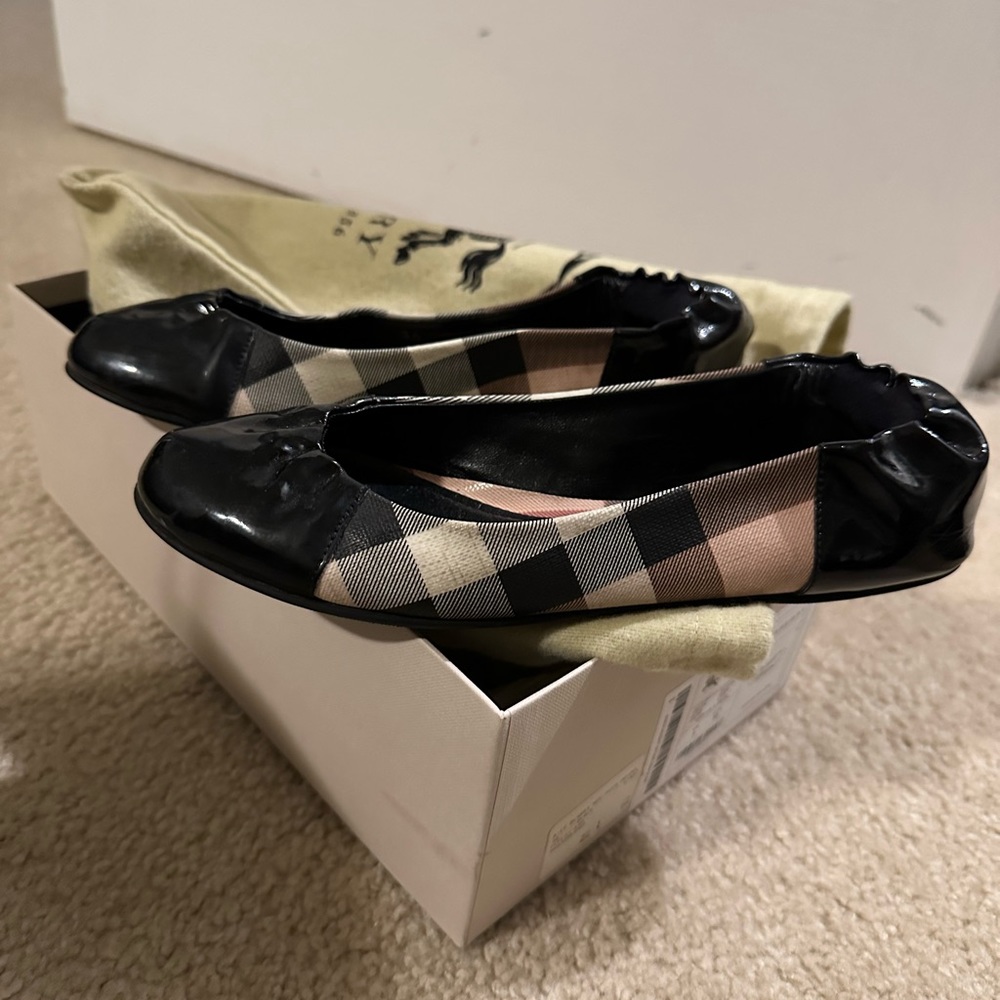 Burberry shoes size 6 worn